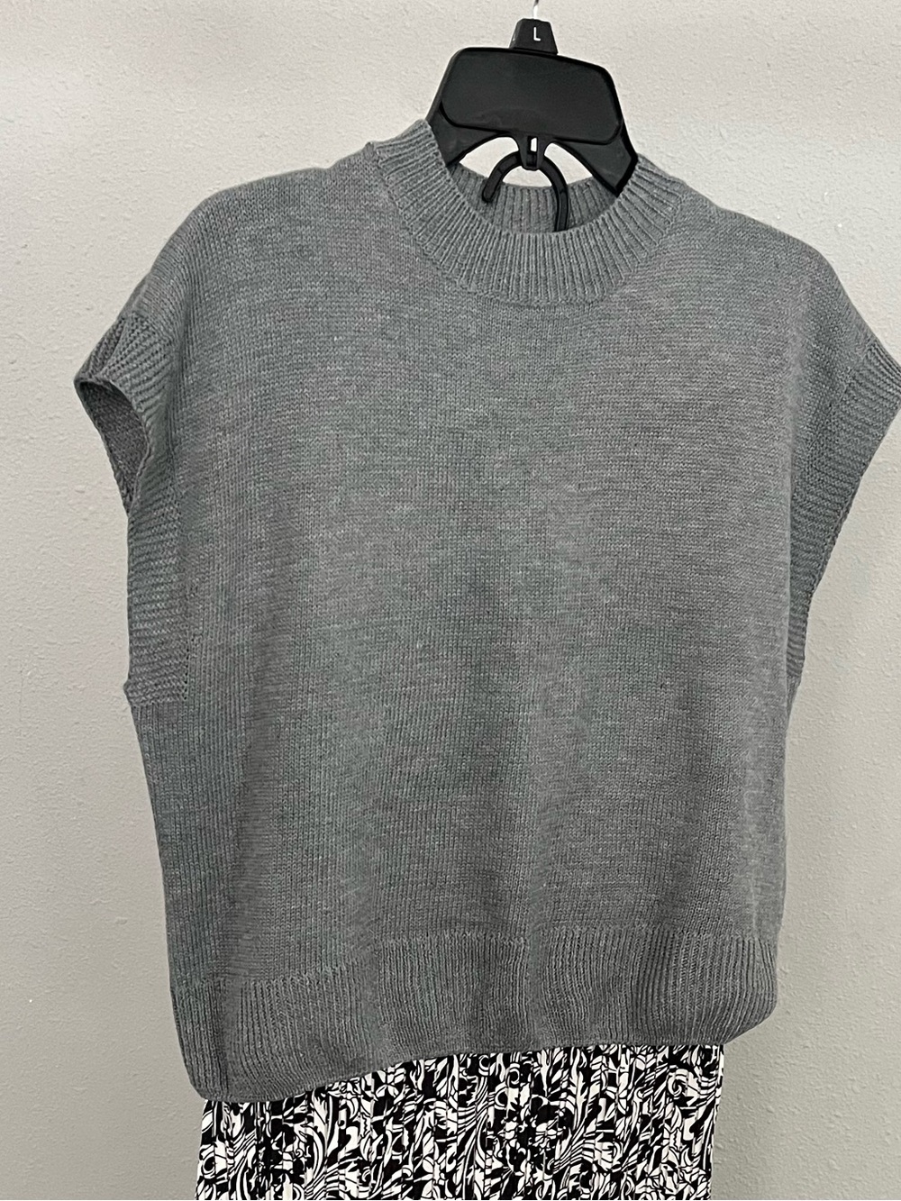 Classic Gray Knit Sleeveless top Sweater T-shirt